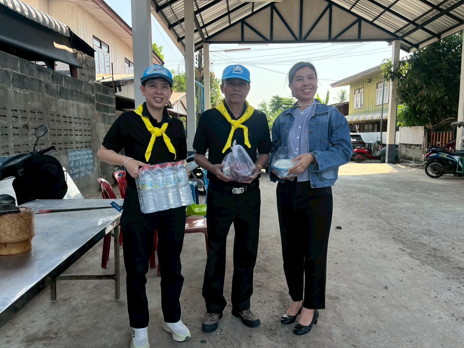 พช.พล ร่วมจิตอาการสร้างบ้านครัวเรือนยากจน นายประหยัด พาคอนฉิม  บ้านโนนหอม หมู่ที่ 8 ตำบลเพ็กใหญ่