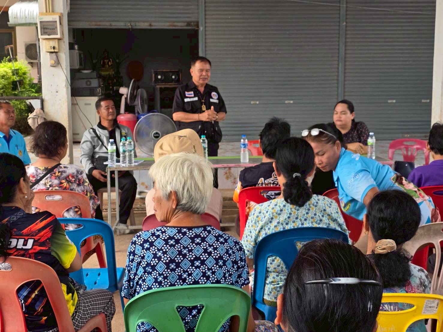 พช.พล ลงพื้นที่ติดตามกลุ่มออมทรัพย์เพื่อการผลิตบ้านทุ่งแค