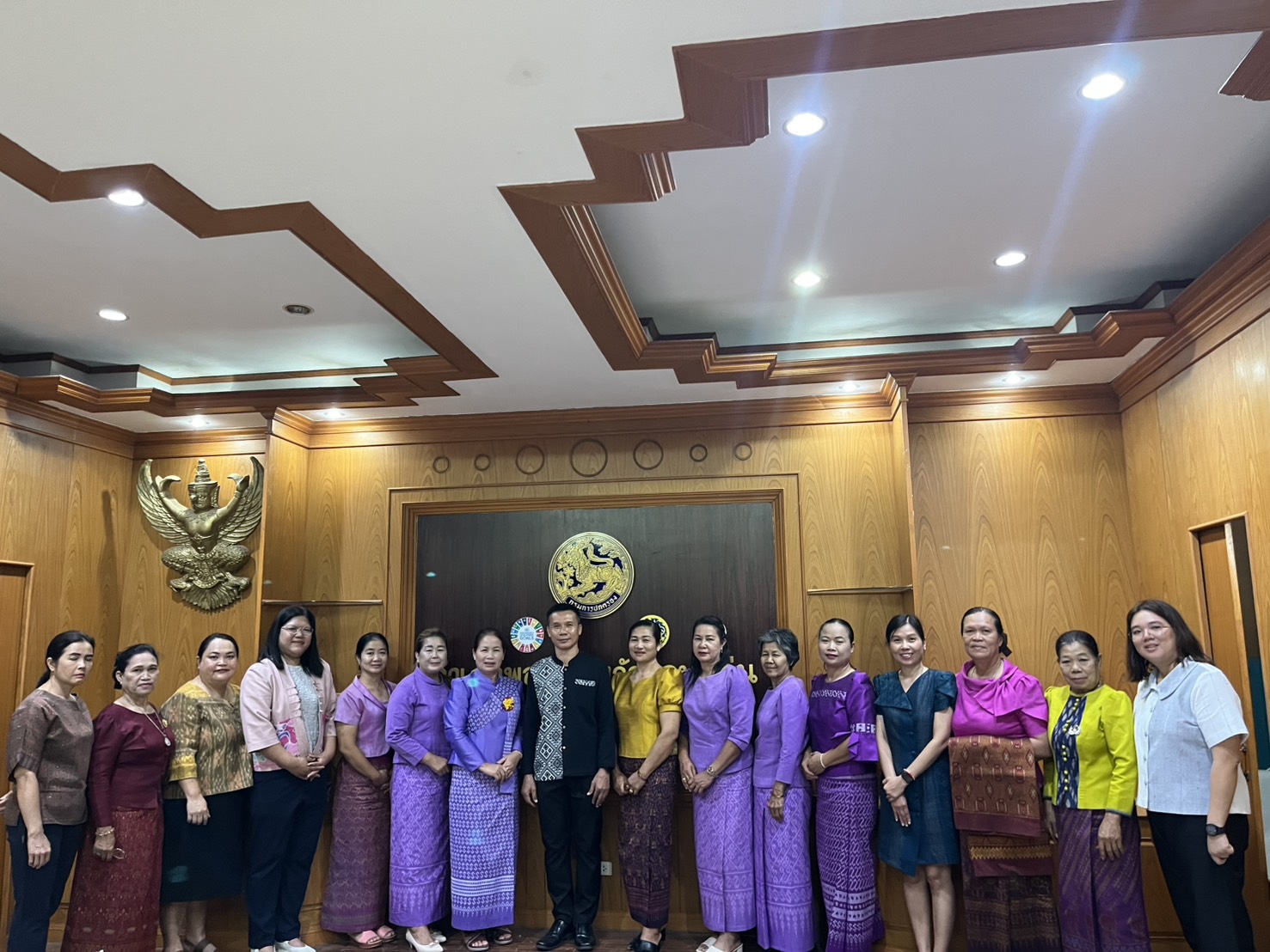 พช.พล : ดำเนินโครงการเชิดชูเกียรติคนกองทุนพัฒนาบทบาทสตรี ประจำปี 2569 กิจกรรมที่ 1 การคัดเลือกคนกองทุนพัฒนาบทบาทสตรีดีเด่น ระดับกลุ่มโซนที่ 4  ผ่านระบบการประชุมทางไกล Cisco WebEx (ห้องดอกคูน)